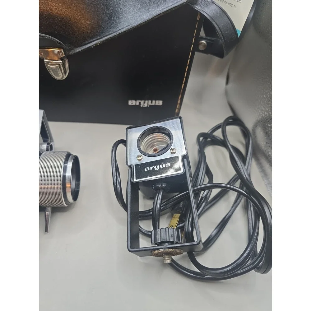 Argus 803 Super Eight Analog Camera UNTESTED, Flash And Bag INCLUDED